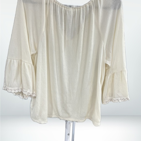 Women's Cream Top - Picture 2 of 3